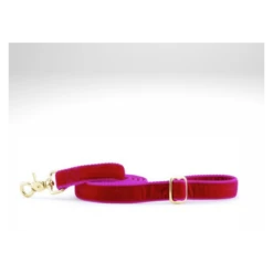 2 Hounds Design | Ensemble Collier Et Laisse Pour Chien En Velours | Rose Framboise 8 2 Hounds Design | Ensemble Collier Et Laisse Pour Chien En Velours | Rose Framboise -Fournitures Pour Chiens 2 hounds design ensemble collier et laisse pour chien en velours rose framboise 1