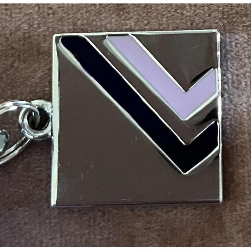 Bobby | Harnais Baudrier Mauve Avec Médaille Chevrons 4 Bobby | Harnais Baudrier Mauve Avec Médaille Chevrons – Image 2