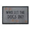 Howler & Scratch | Tapis D'entrée Qui A Laissé Rentré Le Chien ? 1 Howler & Scratch | Tapis D'entrée Qui A Laissé Rentré Le Chien ? -Fournitures Pour Chiens howler scratch tapis d entree qui a laisse rentre le chien