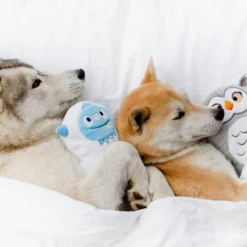 Inooko | Chien | Peluche Ollie Le Yéti 7 Inooko | Chien | Peluche Ollie Le Yéti -Fournitures Pour Chiens inooko chien peluche ollie le yeti 2