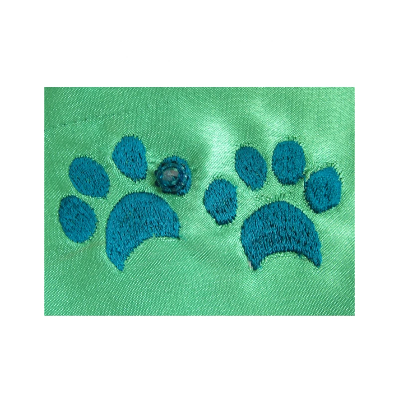 KFarah | Bandana-Foulard Pattes Vert Pour Chiens 5 KFarah | Bandana-Foulard Pattes Vert Pour Chiens – Image 3