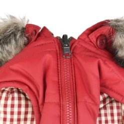 Puppia | VT1850 Doudoune Réversible Hollis | Rouge 8 Puppia | VT1850 Doudoune Réversible Hollis | Rouge -Fournitures Pour Chiens puppia vt1850 doudoune reversible hollis rouge 1