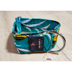 The Blue S | Chien | Collier BAMAKO | Bleu Lagon Imprimé Jaune Et Blanc De Feuilles -Fournitures Pour Chiens the blue s chien collier bamako bleu lagon imprime jaune et blanc de feuilles 2