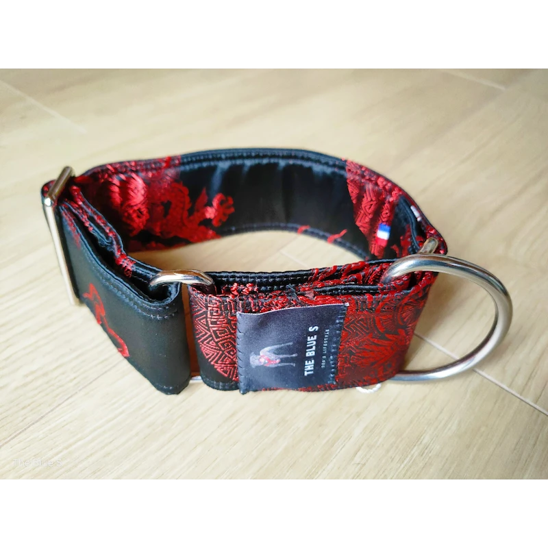 The Blue S | Chien | Collier China Town | Dragon Rouge Sur Fond Noir 5 The Blue S | Chien | Collier China Town | Dragon Rouge Sur Fond Noir – Image 3