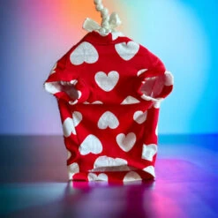 The Blue S | Chien | T-Shirt Rouge Coeurs Blancs 6 The Blue S | Chien | T-Shirt Rouge Coeurs Blancs -Fournitures Pour Chiens the blue s chien t shirt rouge coeurs blancs 1