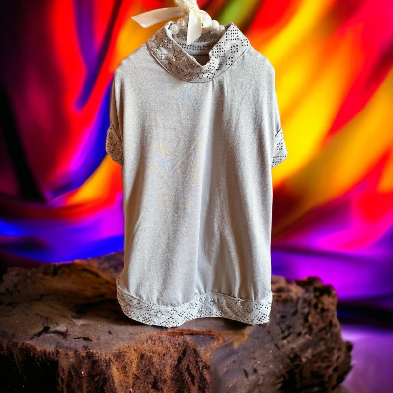 The Blue S | Chien | T-Shirt UPCYCLED | Gris Et Strass 3 The Blue S | Chien | T-Shirt UPCYCLED | Gris Et Strass