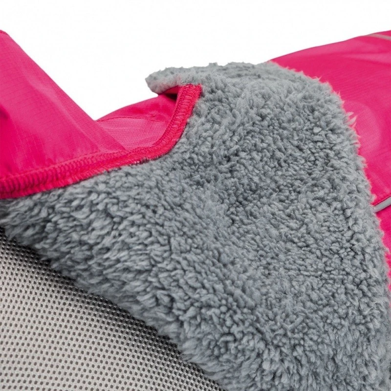 Trixie | Manteau Pour Chien Méribel | Rose Flashy 4 Trixie | Manteau Pour Chien Méribel | Rose Flashy – Image 2